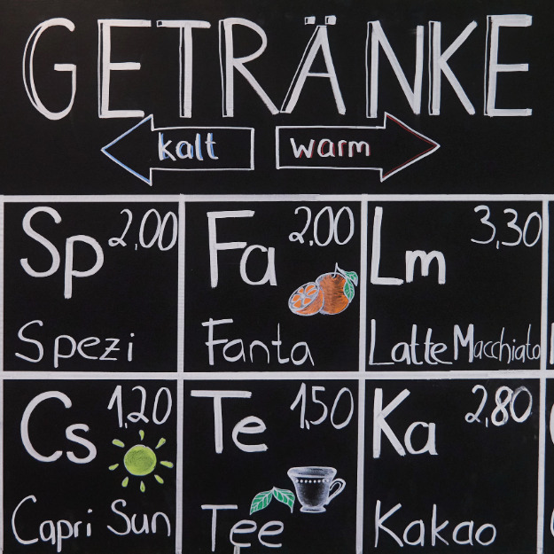 Getränkekarte mit kalten und warmen Getränken